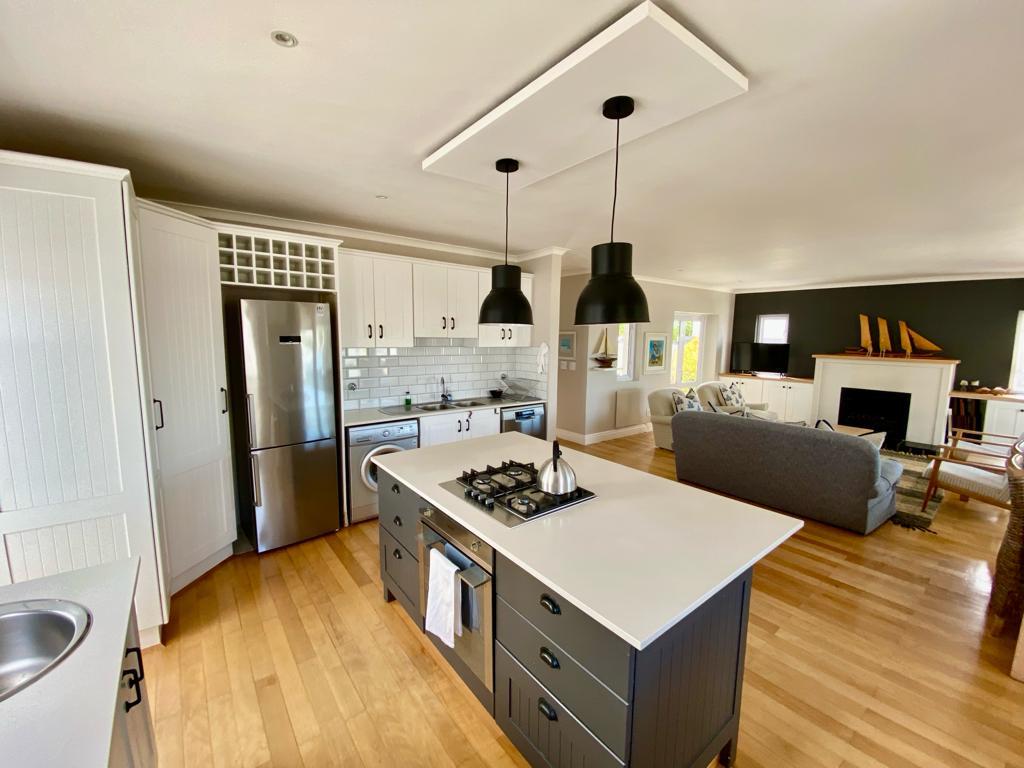 Thesen Island Beach House ( 4 Bedroom / 4 Bathroom ) – Travel On Thesen Thesen Island Beach House ( 4 Bedroom / 4 Bathroom )
